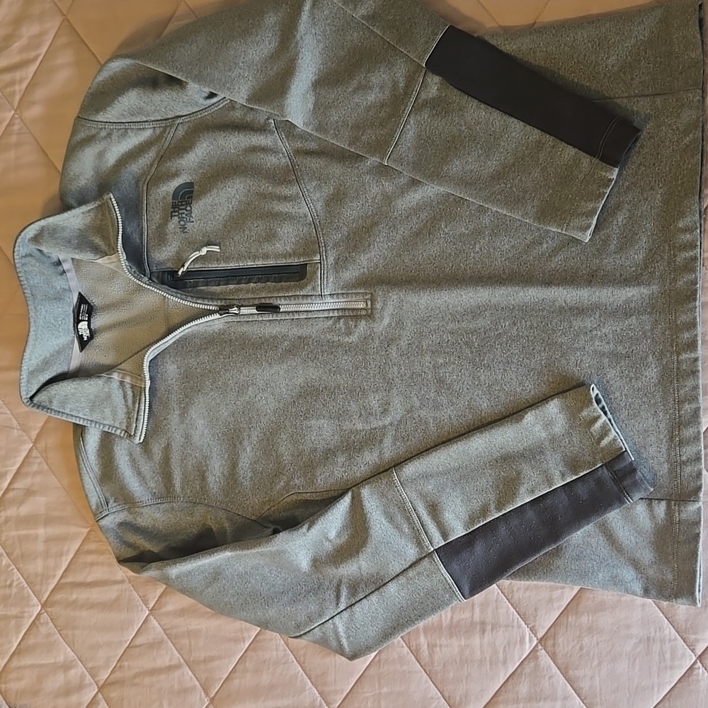 The North Face Men's Lightweight Gray and Black Half Zip Shirt, Size Medium, GUC